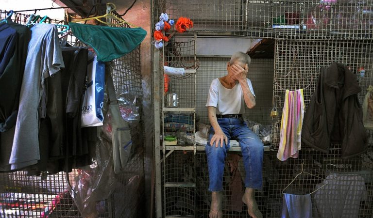 Hong Kong’un Korkunç Kafes Evleri